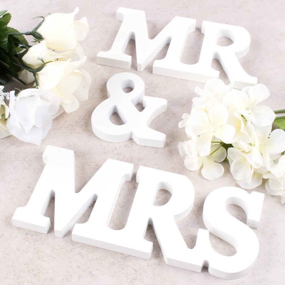 Mr and Mrs wooden sign
